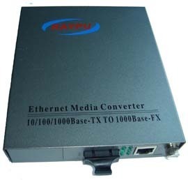 銳普RAYPU RP100-FE-SM-25單模光纖收發(fā)器產(chǎn)品圖賞 穩(wěn)定傳輸?shù)墓I(yè)美學(xué)